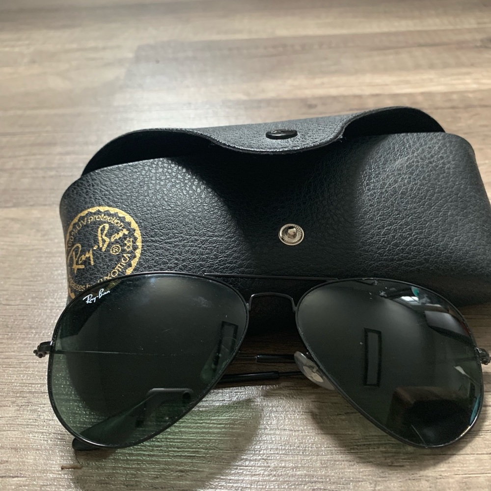 Gently used black ray ban aviators